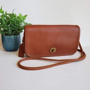 VGUC Vintage NYC Coach Dinky (#9375) in British Tan